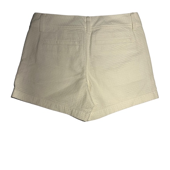 Lilly Pulitzer white eyelet shorts. Size 2. Super cute. Gold shiny button - Picture 13 of 14